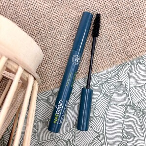 Les + de notre Mascara :
🍃Composé avec 98 % d’ingrédients d’origine naturelle 
🍃Riche en Beurre de karité, Huile de jojoba
🍃Allonge et gaine les cils sensibles
🍃Définit parfaitement les cils 
🍃Sublime le regard
