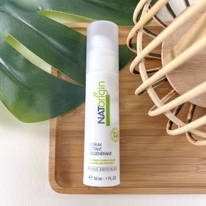 Retrouvez ou gardez une peau lisse, hydratée et lumineuse.

Le sérum Liftant Régénérant correspond à vos attentes !
Doté de micro-nacres illuminatrices, ce sérum vous apporte luminosité et coup d’éclat.
Il lisse les imperfections, et prépare la peau à l’application du maquillage.

#natorigin #sérum #liftant #régénérant #lisse #hydrate #illumine