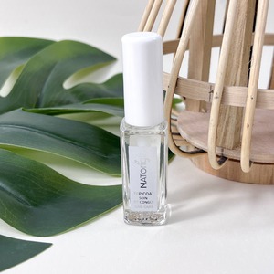 LE meilleur moyen d’avoir une manucure nette et durable : l’étape du Top Coat

Ce Top Coat apporte une couche protectrice sur l’ongle, optimise la tenue du vernis et rend sa couleur plus étincelante.

Toujours pour respecter notre promesse d’utiliser des ingrédients d’origine naturels, il est composé à 84% d’ingrédients d’origine naturelle.
Ils sont issus du maïs, de la pomme de terre, du blé et du manioc.

#natorigin #topcoat #manucure #durable #nette #couche #proctetrice