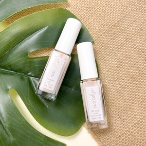 L’aspect strié des ongles ne doit pas vous empêcher de trouver vos ongles/mains jolis (cœur).

Ce vernis lissant-combleur, grâce à sa teinte légèrement rosée, camoufle naturellement les petits défauts des ongles.

Il peut être utilisé seul, mais également servir de base pour votre manucure.

#natorigin #BBnail #lissant #combleur #teinterosée #reduit #aspect #strié