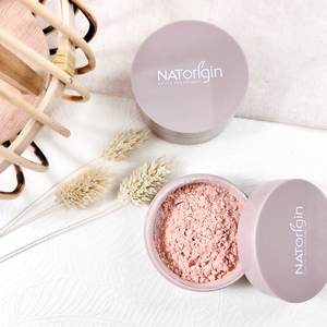 Vous êtes à la recherche d’un fond de teint à la texture poudre légère, douce et modulable ?

Notre fond de teint poudre estompe les imperfections et sublime votre teint grâce à sa texture poudre légère et modulable.

Ses plus ? Elle unifie votre teint et matifie les zones de brillance pour un résultat naturel et lumineux.